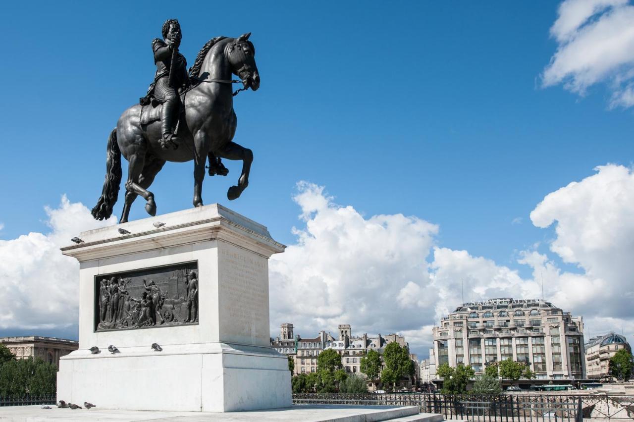 Place Pantheon Parigi